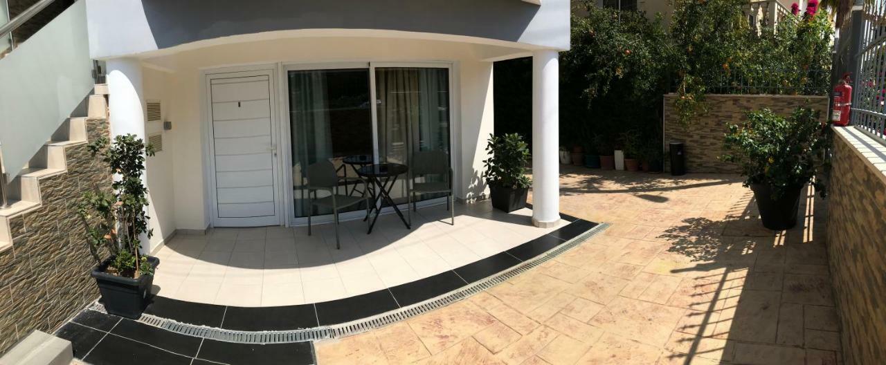 Livia'S Appartments Paphos Exterior photo